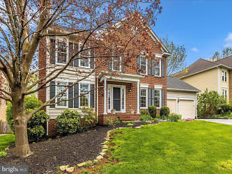2408 Hunters Chase Ct - Frederick, MD