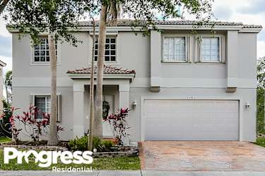 2182 SW 104th Ave - Hollywood, FL