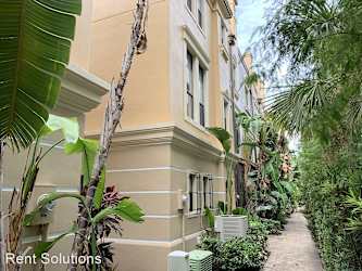 2215 Soho Bay Court - Tampa, FL