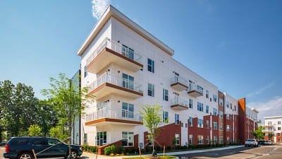 Ellipse Apartments - Hampton, VA