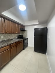 2500 NW 9th Ave unit 110 - Wilton Manors, FL