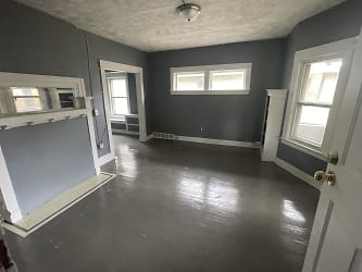 9223 Adams Ave unit 2 - Cleveland, OH