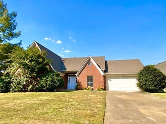 9684 Shelby Ln - Olive Branch, MS