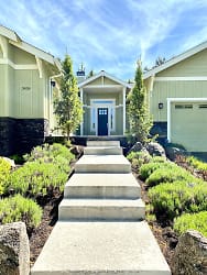 3439 NW Bryce Canyon Ln - Bend, OR