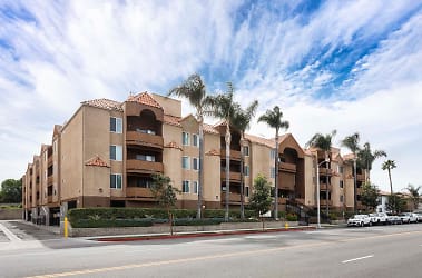 Encino Palms Apartments - Encino, CA