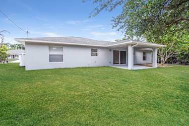 1711 Hayworth Cir N W - Palm Bay, FL