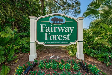 710 Fairwood Forest Dr unit NA - Clearwater, FL