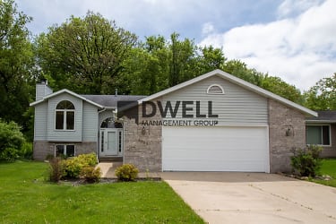 4068 7th St NW - Rochester, MN