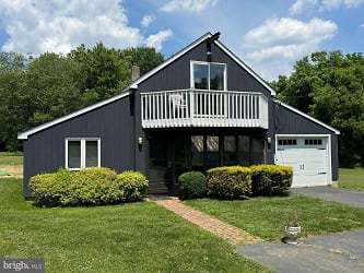 196 Wrights Rd - Newtown, PA