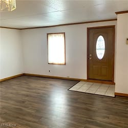 6245 S Pricetown Rd #1 - Berlin Center, OH