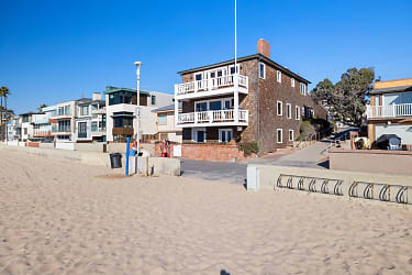 3205 The Strand - Hermosa Beach, CA