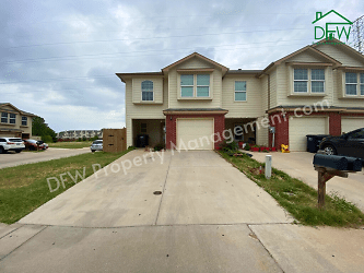 12501 Bay Ave - Euless, TX
