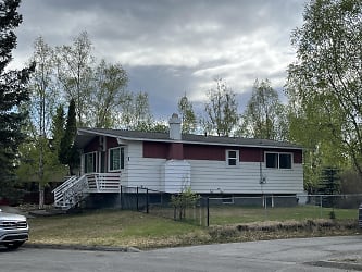 3911 Dunsmuir Ct - Anchorage, AK