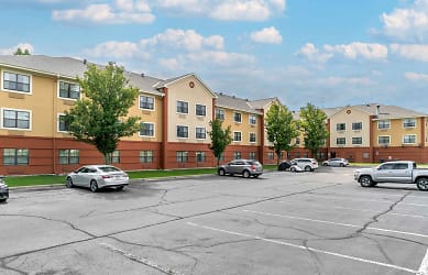 Furnished Studio - Detroit - Sterling Heights Apartments - Sterling Heights, MI