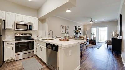 Highland Luxury Living Apartments - Lewisville, TX