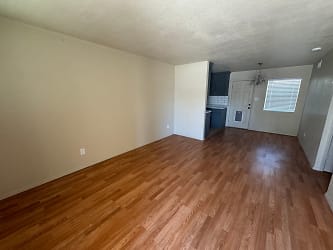 1875 Rentfrow Ave - Las Cruces, NM