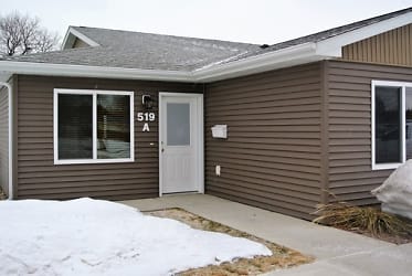519 3rd St NW - Minot, ND