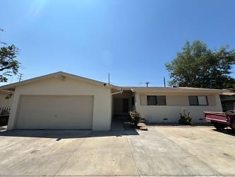 25437 Edgemont Dr - San Bernardino, CA