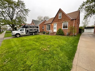 3106 Brookdale Ave - Parma, OH