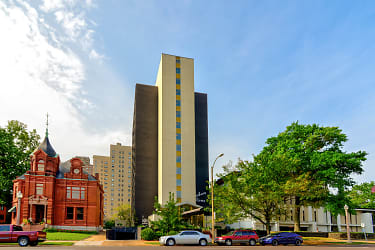 Jackson Arms Apartments - Saint Louis, MO