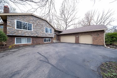 8414 134th St Ct - Apple Valley, MN