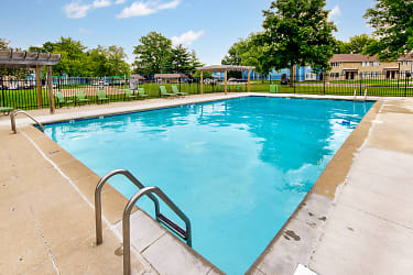 Woods Of Castleton Apartments - Indianapolis, IN