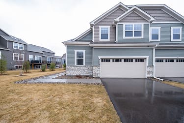 9679 65th St S - Cottage Grove, MN