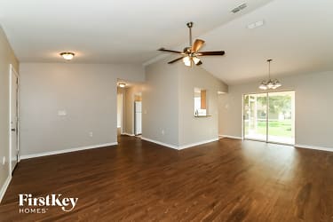 18557 Wisteria Rd - Fort Myers, FL