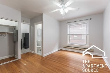 3265 W Wrightwood Ave unit 1W - Chicago, IL