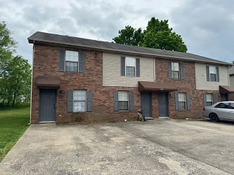 Baker - 102 Hickory Trace Apartments - Clarksville, TN