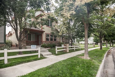 2551 Custer Dr - Fort Collins, CO