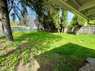 455 SE Atwood Ave - Corvallis, OR