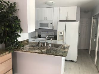 2020 Lee Dr unit #1 - Valrico, FL