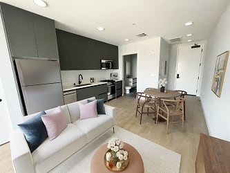 Kanvas LA Apartments - Los Angeles, CA