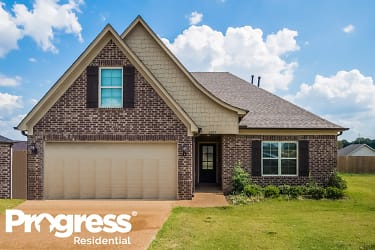 2805 S Cherry Dr - Southaven, MS