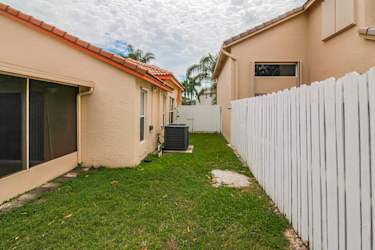 6755 Red Reef St - Lake Worth, FL