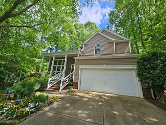 4015 Brownes Ferry Rd - Charlotte, NC