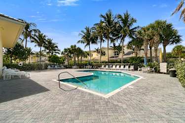 606 Mariner Bay Blvd - Fort Pierce, FL