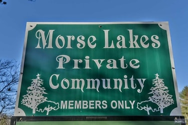 85 Morse Lakes Rd - Bloomingdale, NJ