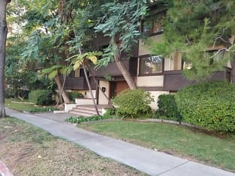 4627 Coldwater Canyon Ave - Los Angeles, CA