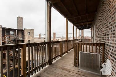 4421 N Wolcott Ave - Chicago, IL