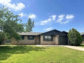 4810 NW Hoover Ave - Lawton, OK