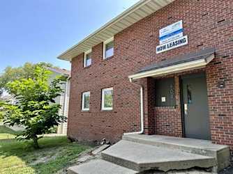 404 S Urbana Ave - Urbana, IL