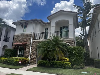 55 Stoney Dr - Palm Beach Gardens, FL