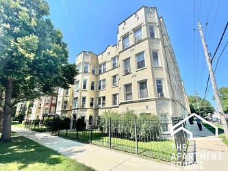 2200 W Rosemont Ave - Chicago, IL