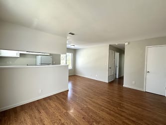1117 W Swain Road Apartments - Stockton, CA