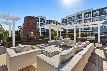 The Sage At 1240 Apartments - Mount Pleasant, SC