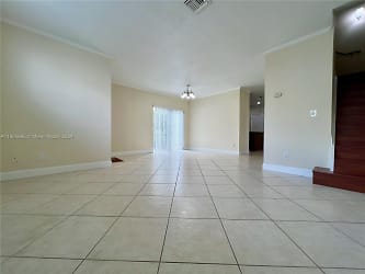 10560 NW 57th Ct - Coral Springs, FL