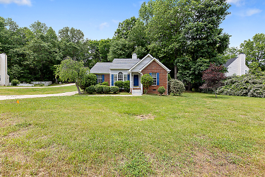 504 Baygall Rd - Holly Springs, NC