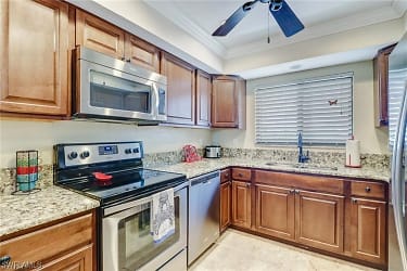 4240 Steamboat Bend #406 - Fort Myers, FL